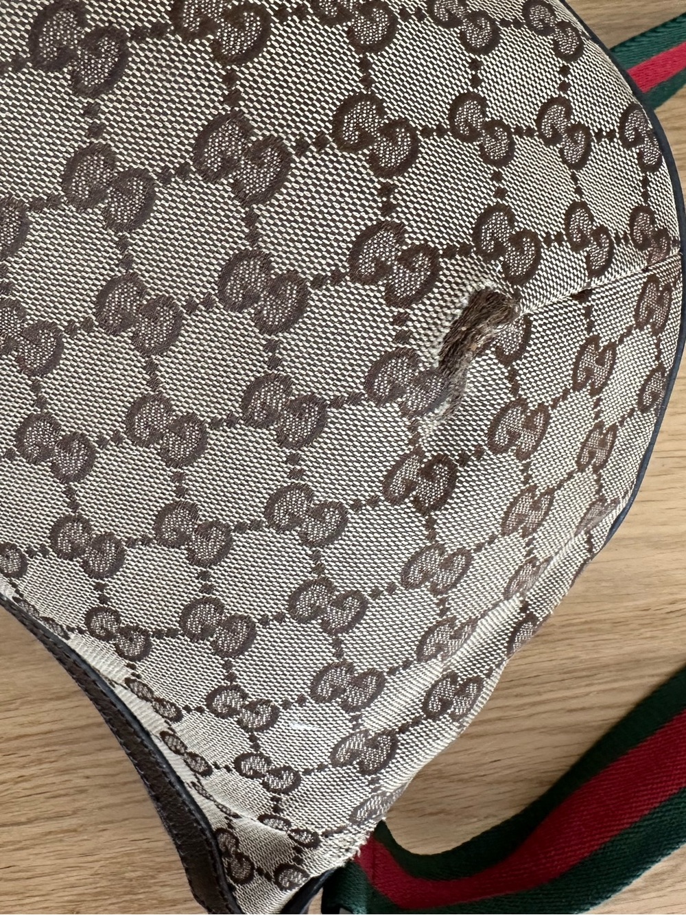 Gucci Cherry Line Crossbody Bag - Picture 10 of 16